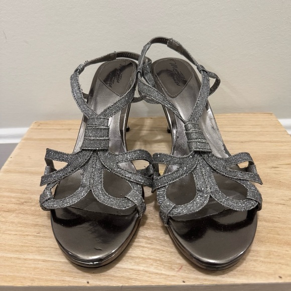 Mootsies Tootsies Black & Silver Floral Foot Clear Heels 7.5 - Picture 6 of 7